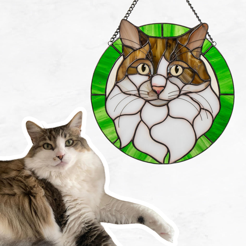 Custom Stained Glass Pet Portrait – Personalized Memorial Pet Gift, Unique Stained Glass Art for Dog or Cat Lovers – Handmade Window Hanging with Name Tag (Round)